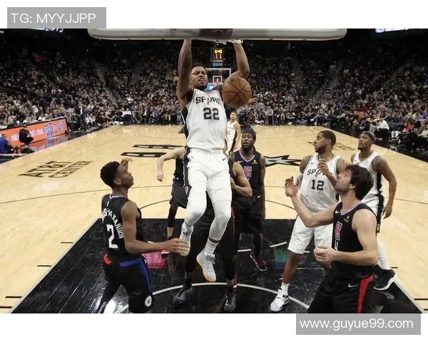 2015年NBA常规赛马刺与快船激战回顾精彩瞬间与关键时刻分析