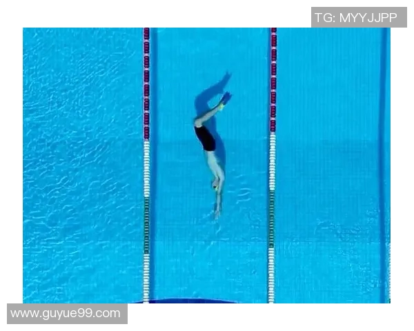 蝶泳技巧全面解析 提升效率与速度的关键训练方法